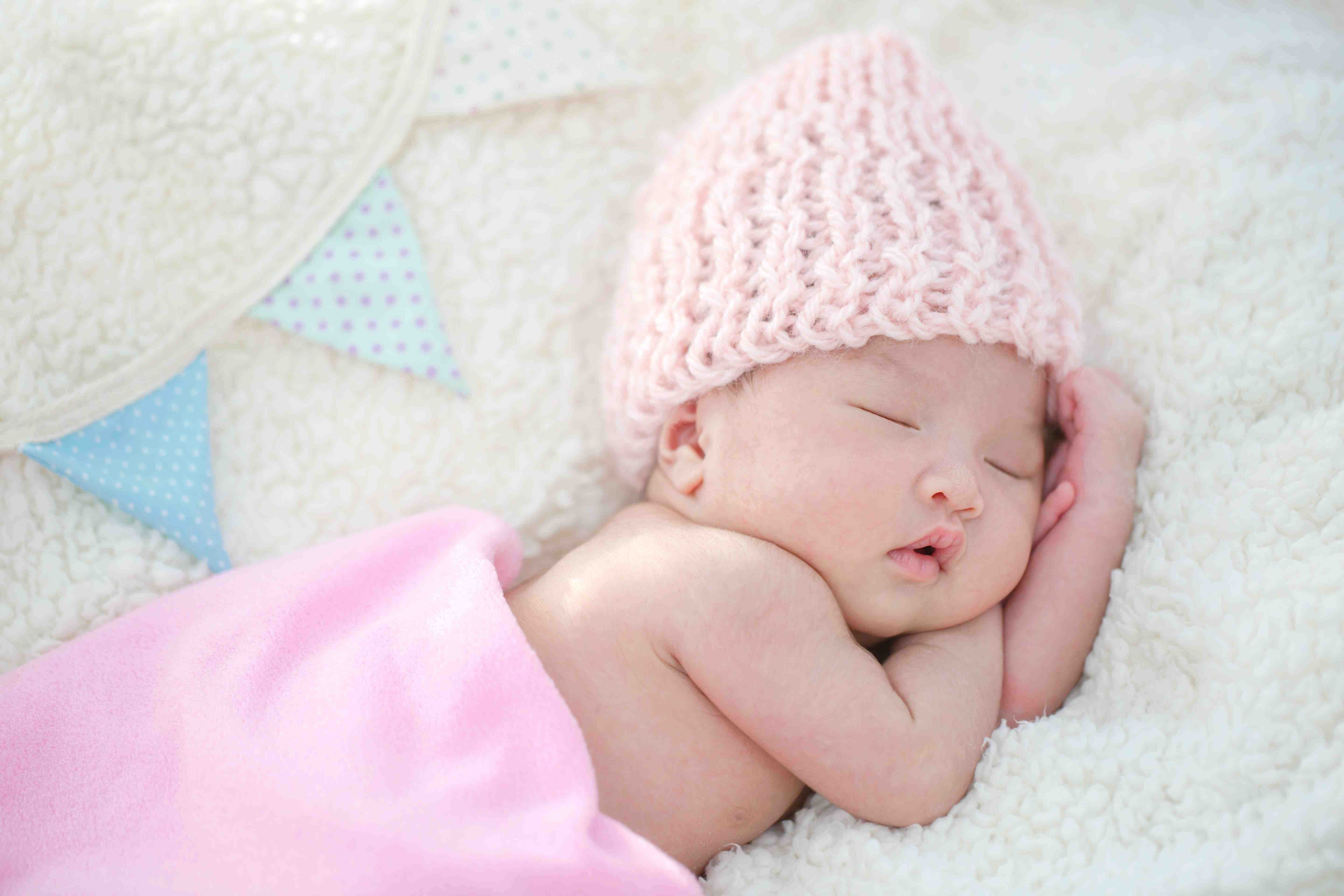 9 Tips Jitu Agar Bayi Tetap Sejuk di Malam Hari dan Tidur Lebih Nyenyak!